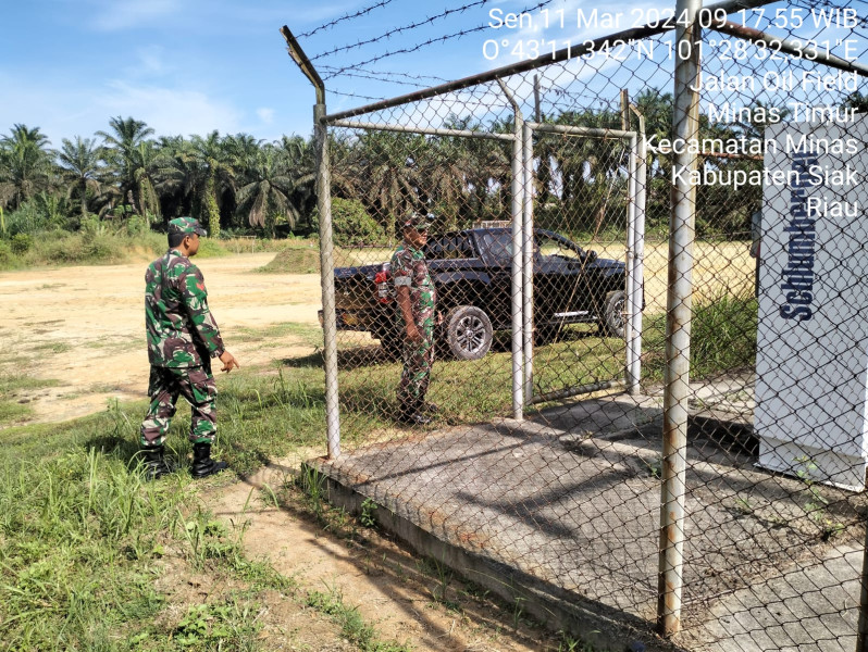 Penguatan Binter SKK Migas, Serka Gopardin & Koptu Salomo Sembiring Patroli Serta Lakukan Komsos di Are 1 PT PHR Minas