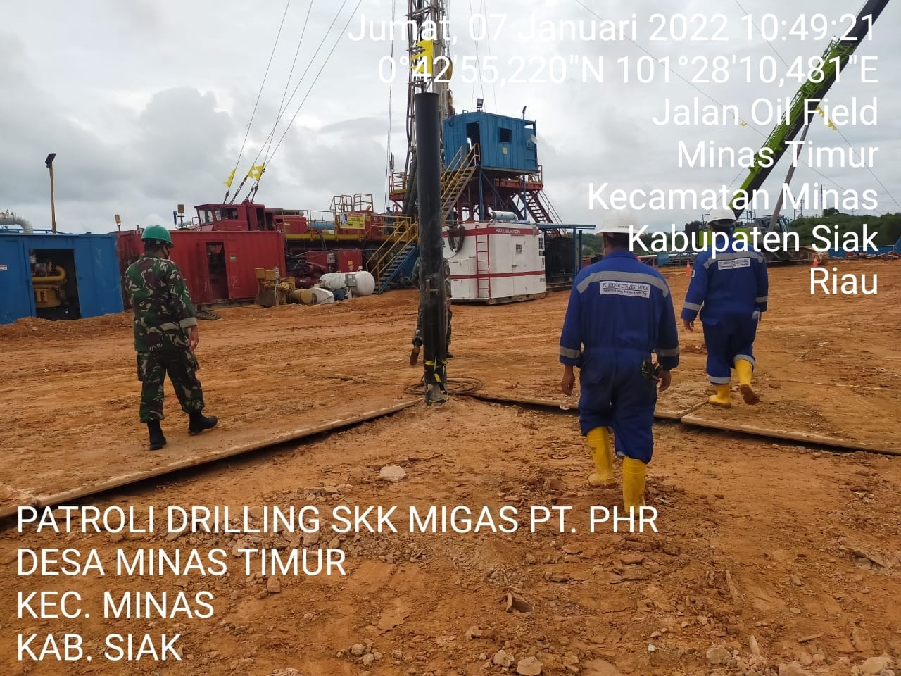 Sejumlah Anggota Koramil 03/Minas Hari Ini Giat Patroli Lokasi Drilling PT PHR