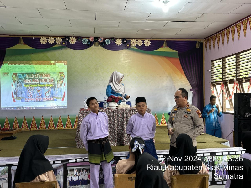 Gencarkan Sosialisasi Bahaya Narkoba Dan Cegah Bullying, Kapolsek Minas Hadir di SMPN 4 Minas