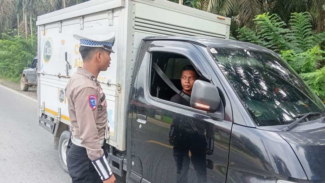 Operasi Keselamatan, Kapolsek Seberida Pimpin Tindak Tujuh Pelanggar Lalu Lintas