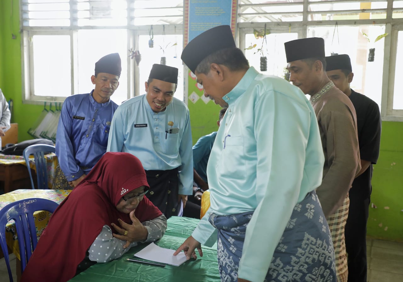 Alfedri Kunjungi 39 Orang Warga Belajar Saat Giat Bujang Kampung di Lubuk Dalam