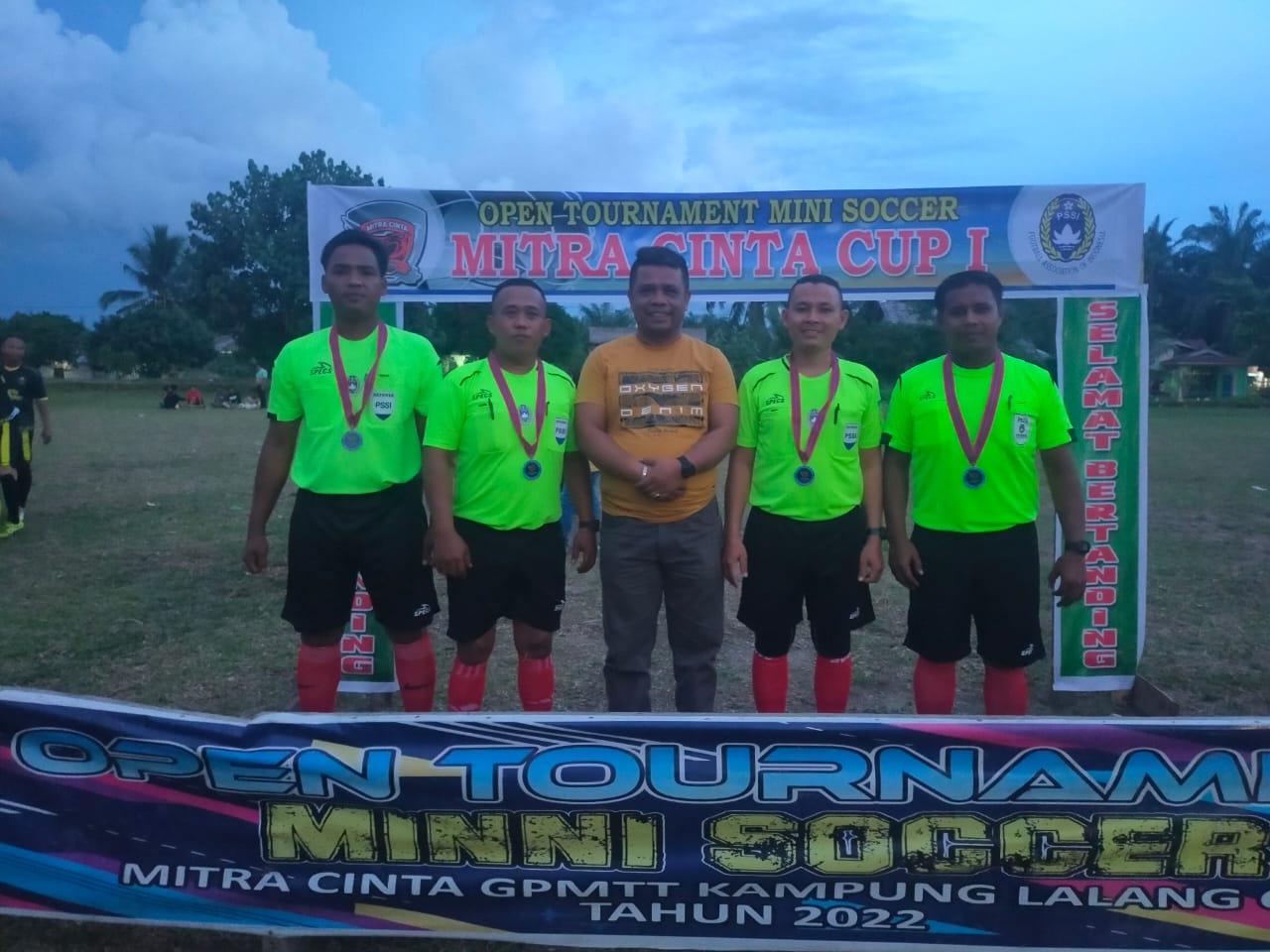 Ketua DPC AWI Rohul Secara Resmi Menutup Open Turnamen Mini Soccer Mitra Cinta Cup I