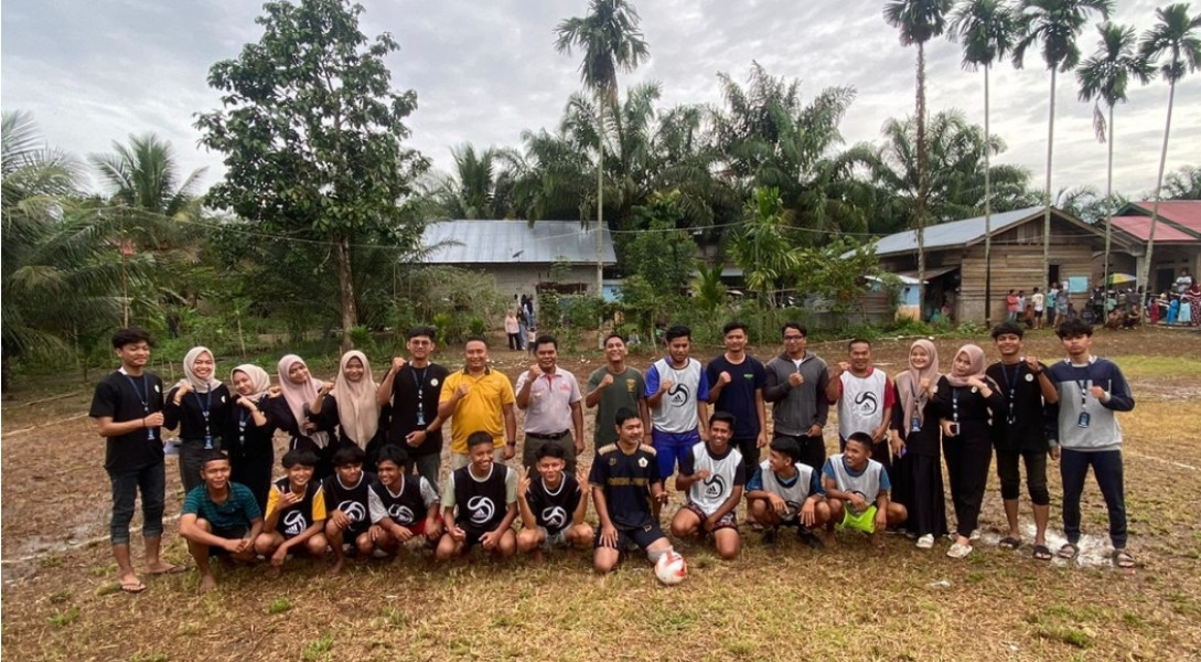 Mahasiswa Kukerta Universitas Riau Desa Langkitin dan Karang Taruna Langkitin Laksanakan Turnamen Futsal