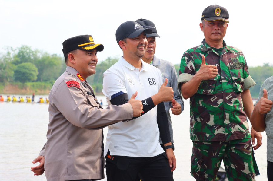 Sinergitas TNI-Polri, Puluhan Personel Amankan Pacu Sampan PSJ