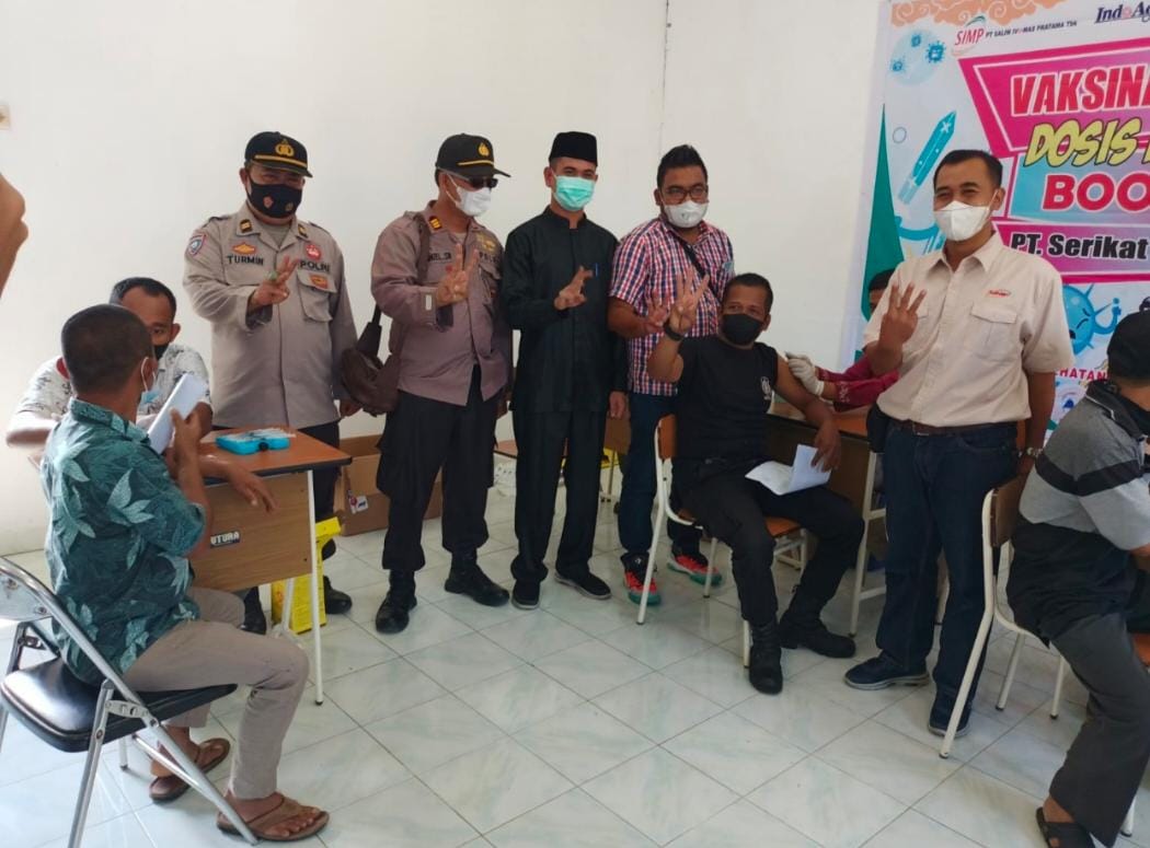 Didampingi Kanit Binmas, Kapolsek Bunut Tinjau dan Monitoring Pelayanan Vaksinasi