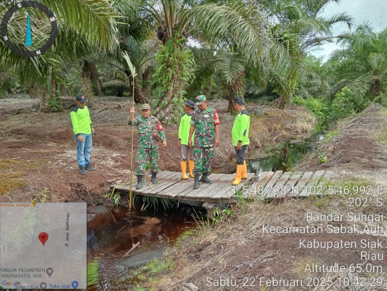 Patroli Gagah Berani Babinsa Koramil 06/PWK Sabak Auh: Jaga Rimba Riau dari Ancaman Karhutla