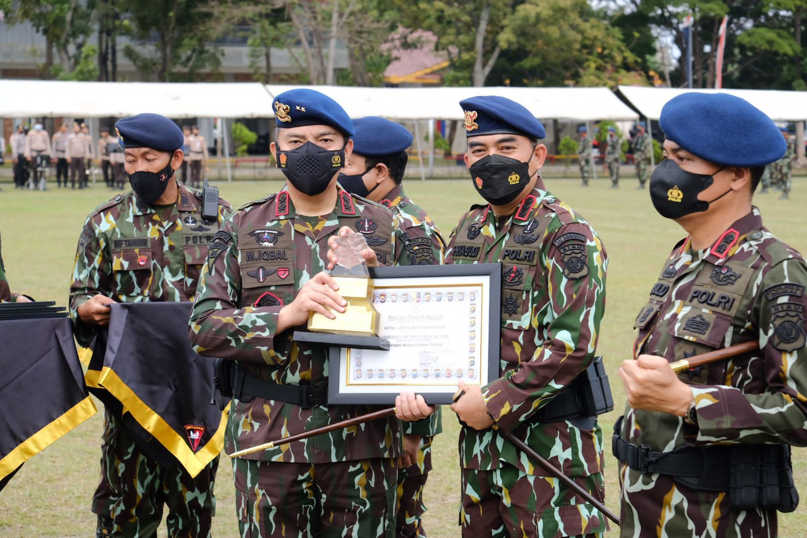 Tunaikan Janji, Kapolda Riau Berikan Penghargaan Kasatker & Kasatwil Berprestasi