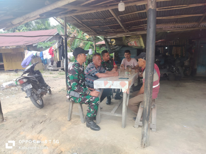 Babinsa Koramil 03/Minas Gencar Sosialisasi Bahaya Narkoba di Kampung Minas Barat