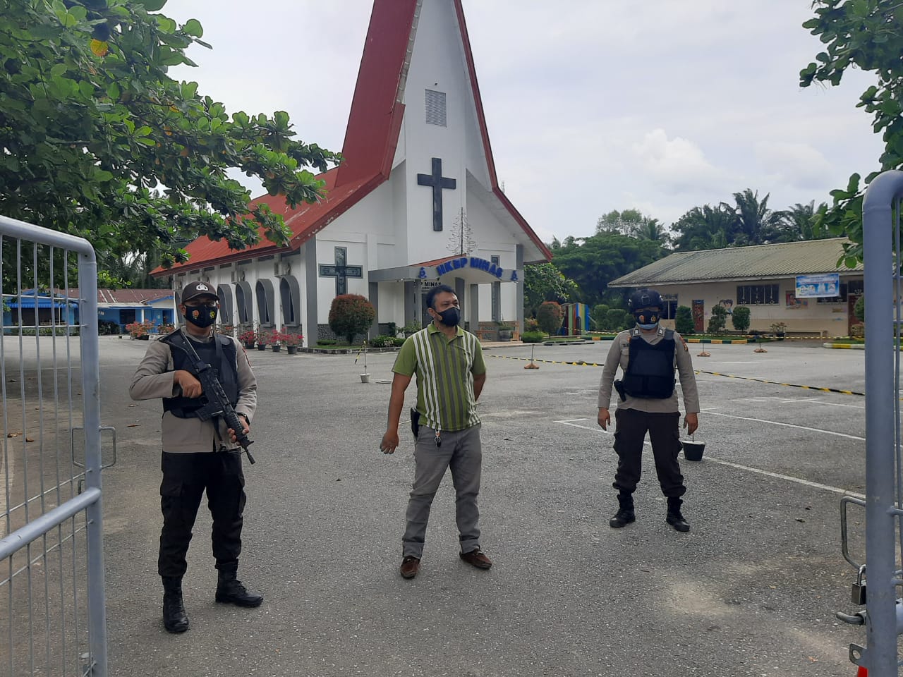 Antisipasi Terjadinya Teror, 22 Orang Personil Polsek Minas Lakukan Patroli di Sejumlah Gereja