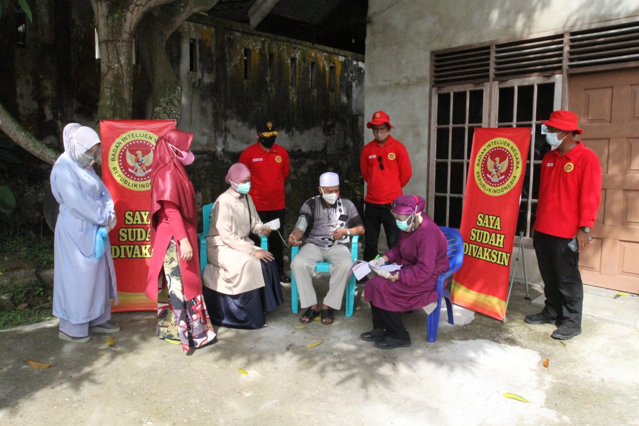 BIN Riau Laksanakan Vaksinasi Massal Lanjutan Door to Door  kepada Masyarakat dan Pelajar