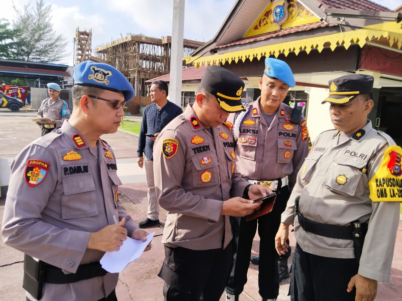 Pastikan Netral Dalam Pemilu, Telpon Genggam Personel Polres Inhu Diperiksa