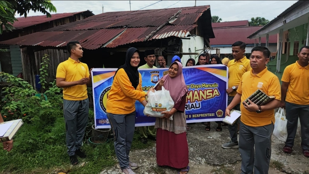 Biro SDM Polda Riau Rutin Gelar Giat Jumpe Romansa, Santuni Warga Kurang Mampu Dengan Berbagi Sembako & Uang Tunai