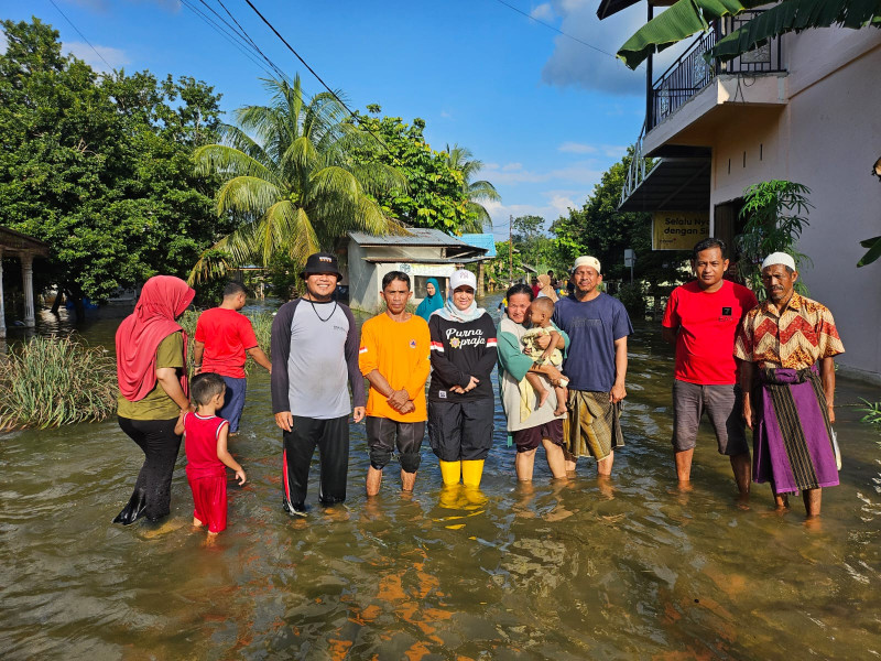 Ringankan Beban Korban Banjir Camat Kampar Utara Riska Jonita Eka Putri, S.STP, M.Si, Salurkan Bantuan Sembako