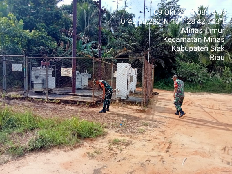 Personil Koramil 30/Minas Aktif Patroli Penguatan Binter SKK Migas Dan Juga Lakukan Komsos di Area PT PHR