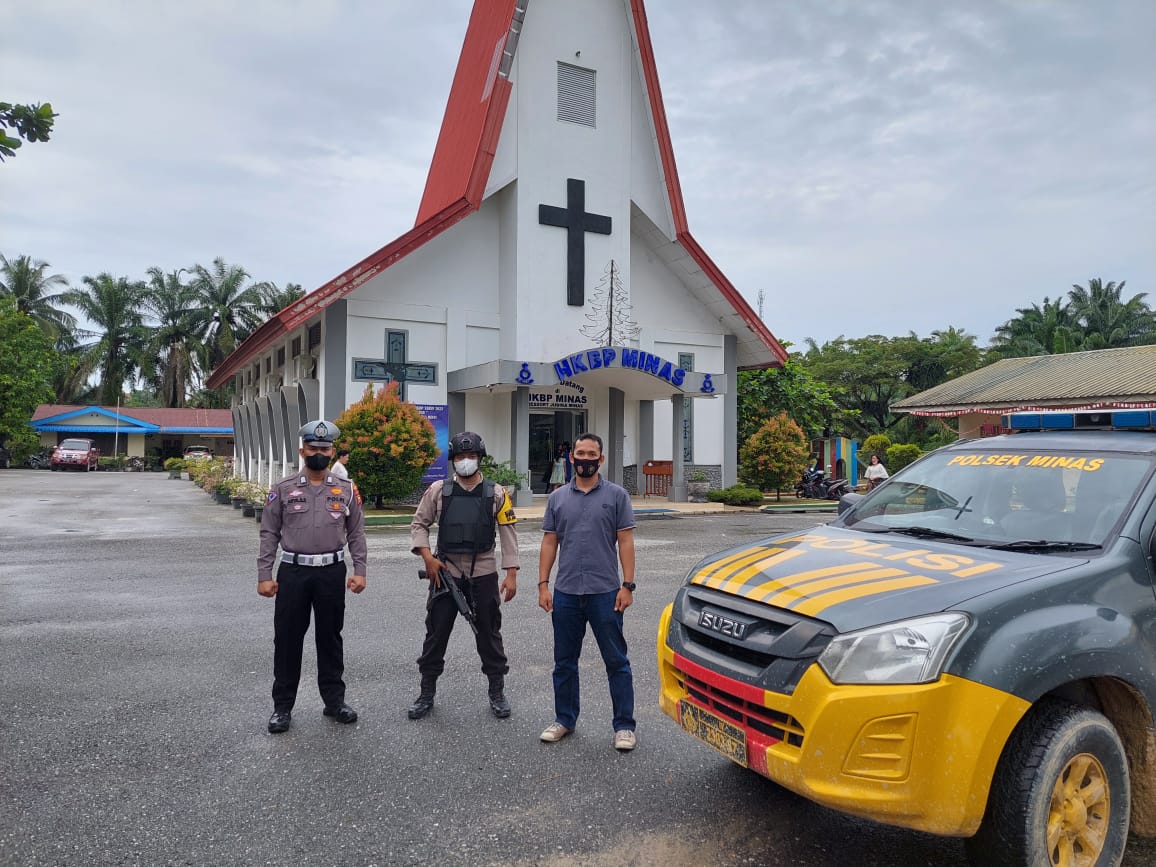 Sejumlah Personil Polsek Minas Kembali Lakukan Patroli C3 & Pantau Penerapan Prokes di Gereja Serta Tempat Umum 