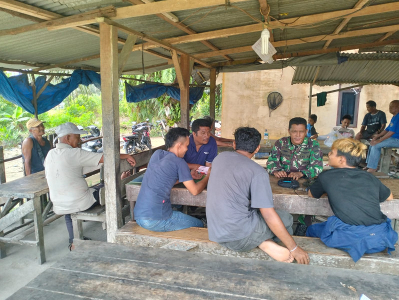 Babinsa Koramil 03/Minas Serka Risman Girsang Gencar Sosialisasi Kesehatan Kepada Masyarakat di Sungai Selodang