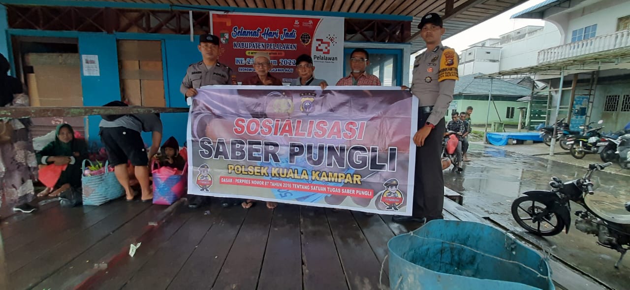4 Personil Polsek Sosialisasi  Satgas Saber Pungli  di UPTD Dishub Kuala Kampar