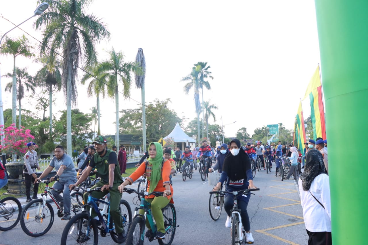 Ratusan Warga di Siak Ikuti Fun bike Dalam Rangka Menyambut Hari Bhayangkara ke - 76