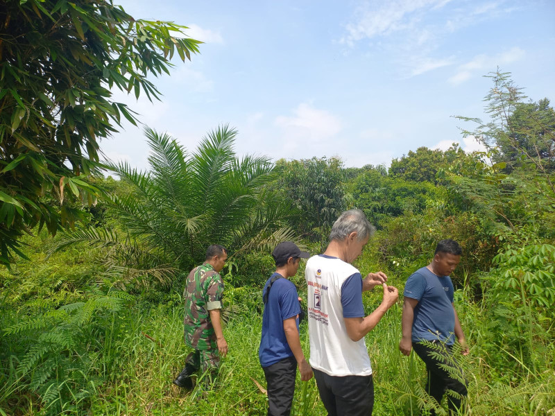 Serka Afrisal Bersama Warga Kampung Maredan, Patroli Gabungan Rutin Guna Antisipasi Karhutla