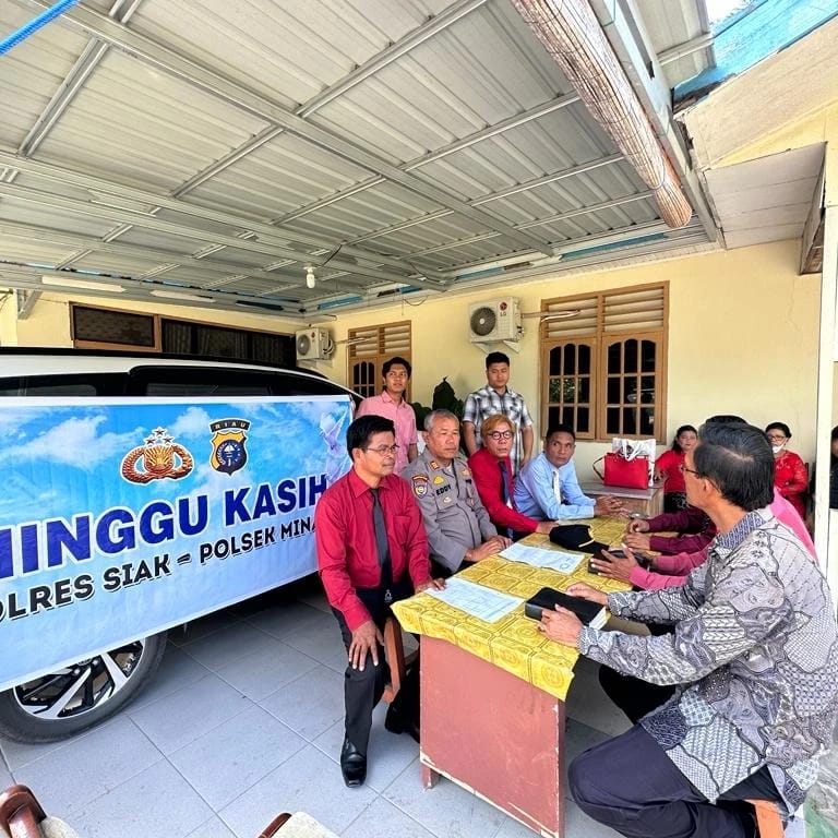 Polsek Minas - Polres Siak, Gelar Giat Minggu Kasih di Gereja HKBP Ressort Judika, Begini Curhatan Dari Pendeta