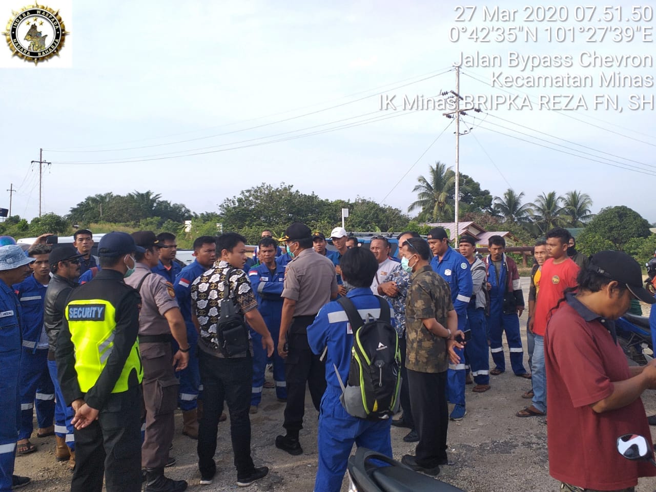Karyawan PT Dungo Reksa Blokir Jalan Operasional PT CPI Minas, Kompol Birma Ajak Massa Mediasi