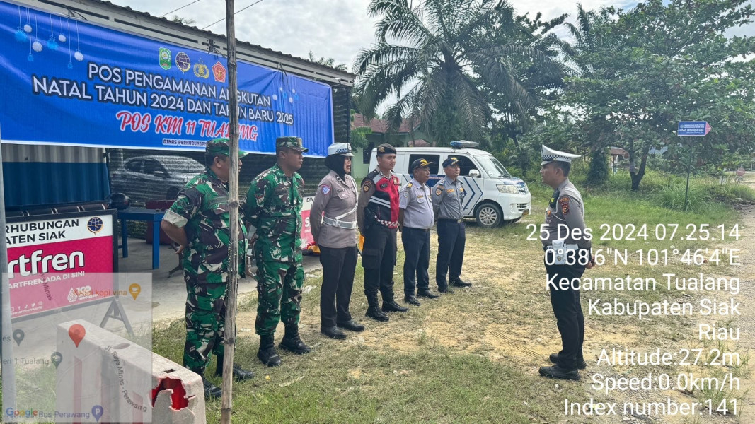 Personel Koramil 04/Perawang Ikut Amankan Natal dan Tahun Baru di Jalur Lintas Perawang-Minas