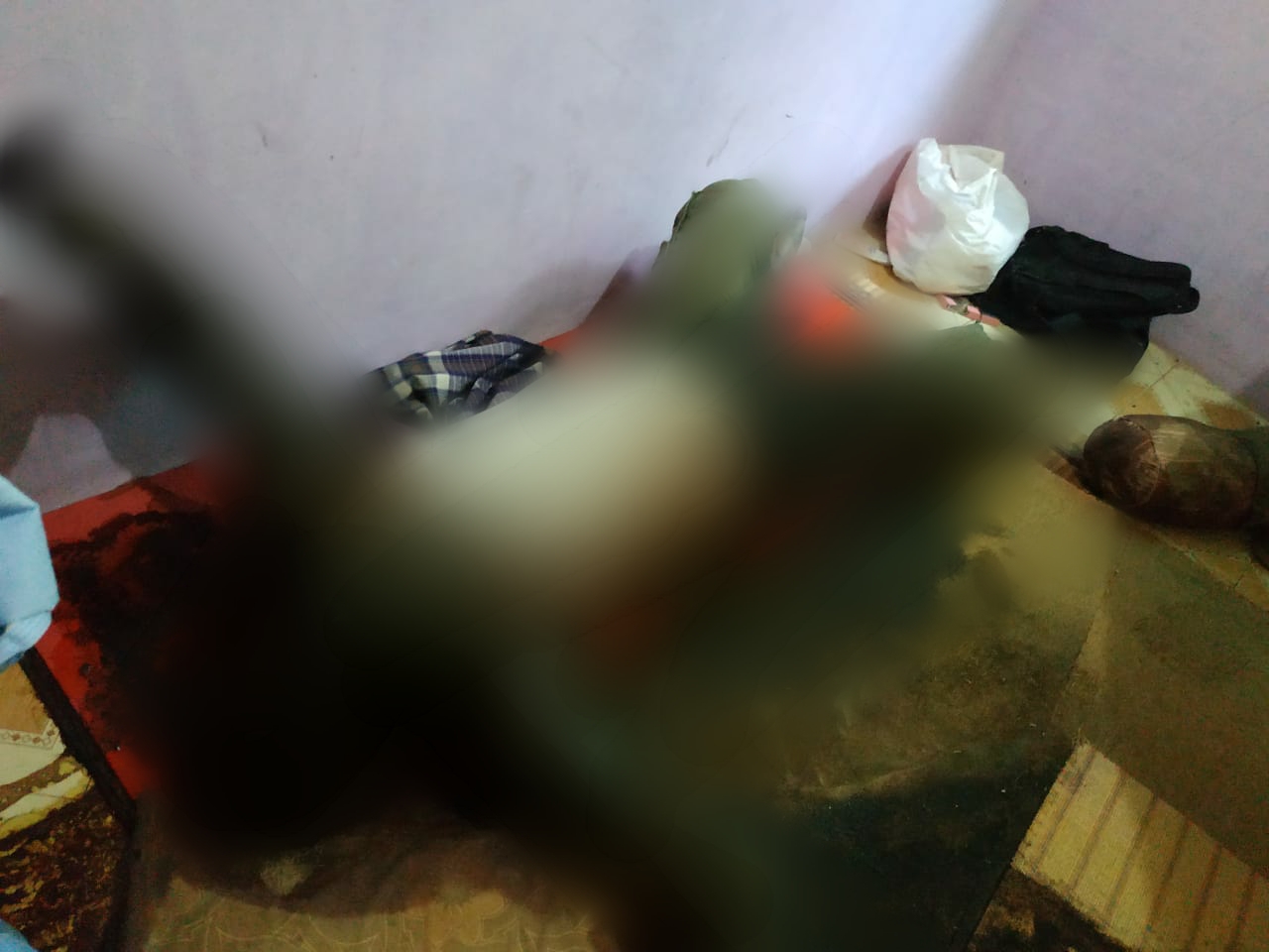 Gempar! Warga Siak Temukan Se-sosok Mayat Pria Dalam Kondisi Membusuk Di kamar Tidurnya