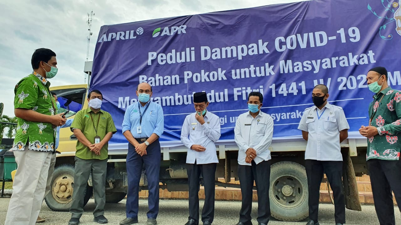 PT RAPP dan PT APR Bantu 10.905 Paket Bahan Makanan Pokok Di bagikan 176 Desa 5 Kabupaten - Riau