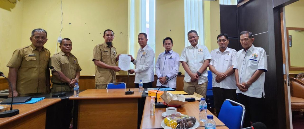 Kunjungi DPMPTSP Inhil, Edy Indra Kesuma: Perusahaan Wajib Bergabung di Kadin