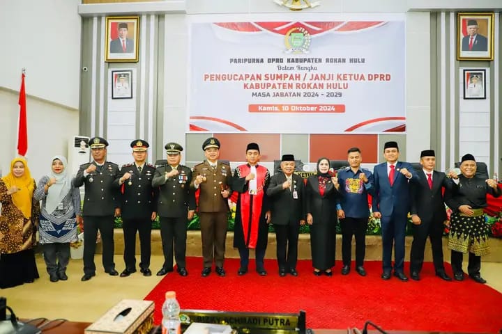 HJ. Sumartini Resmi Di Lantik Sebagai Ketua DPRD Kabupaten Rokan Hulu